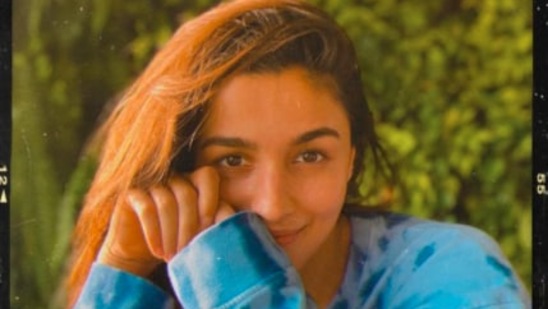 Alia Bhatt: The 'Badrinath Ki Dulhania' actor tested positive on April 14 while she was shooting for her film 'Gangubai Kathiawadi.' She shared the news by posting a picture of herself on Instagram and captioned it, "the only time being negative is a good thing (sic)."(Instagram/@aliaabhatt)