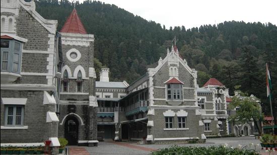 The Uttarakhand high court said written words in the judgments of the courts and the provisions of right to life “will remain dead letter” if action isn’t taken against the police for the custody death (HT Photo)