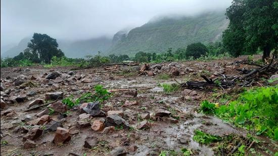 So far 36 bodies have been pulled out from the slush in Maharashtra’s Taliye village after the Thursday landslide with around 50 still missing. (HT Photo) So far 36 bodies have been pulled out from the slush in Maharashtra’s Taliye village after the Thursday landslide with around 50 still missing. (HT Photo)