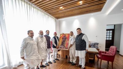 Five Brahmin leaders of the Samajwadi Party gifting party chief Akhilesh Yadav a picture of Lord Parshuram at the party office in Lucknow on Sunday. (Sourced) Five Brahmin leaders of the Samajwadi Party gifting party chief Akhilesh Yadav a picture of Lord Parshuram at the party office in Lucknow on Sunday. (Sourced)