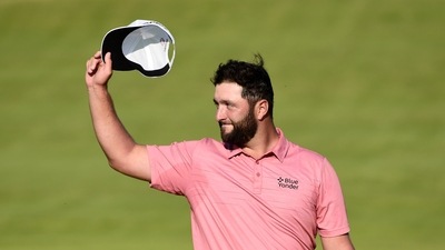 Spain's Jon Rahm acknowledges the crowd on the 18th green after completing his final round REUTERS/Rebecca Naden (REUTERS)