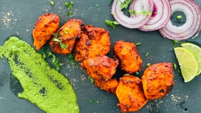 Boti Kebab: The best place to have kababs in India has to be Hyderabad. Boti kababs are marinated lamb pieces cooked directly in fire and enjoyed with a side of mint chutney and onion salad. (Instagram/@thespicebox.us)