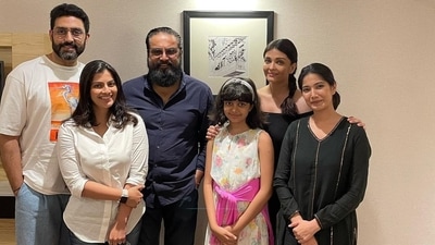 Aishwarya Rai, Abhishek Bachchan, and Aaradhya Bachchan pose with Sarath Kumar and his family. Aishwarya Rai, Abhishek Bachchan, and Aaradhya Bachchan pose with Sarath Kumar and his family.