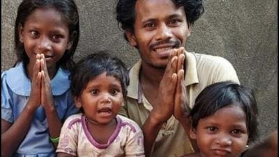 35-year-old Isak Munda with his children. (HT photo) 35-year-old Isak Munda with his children. (HT photo)