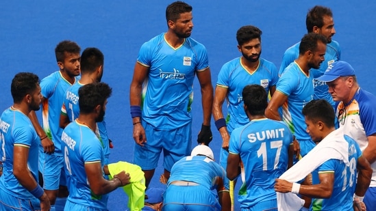 Tokyo 2020 Olympics - Hockey - Men's Pool A - India v Australia - Oi Hockey Stadium, Tokyo, Japan - July 25, 2021. Players of India during a timeout. REUTERS/Bernadett Szabo(REUTERS)
