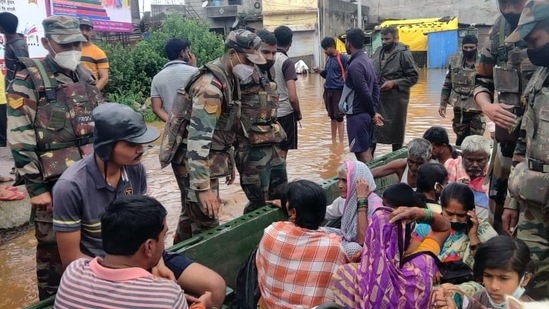 Indian Army Southern Command mobilized flood relief and rescue teams to assist the locals in flood-affected areas in Maharashtra on July 24. (ANI)