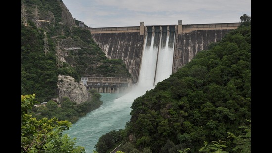The Bhakra dam has 10 power generation units.