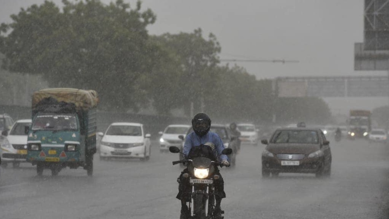 IMD issues orange alert for rainfall in 13 districts of Madhya Pradesh ...