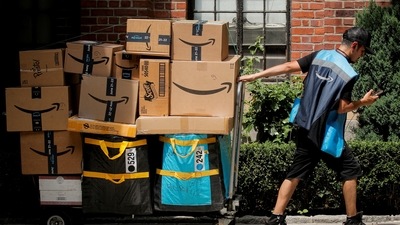 The duo, however, after receiving the products, would sell them off at cheaper prices at Delhi's Gaffar Market and contact Amazon seeking a return by claiming that the products that they received were ‘defective’. (Reuters/Representative Photo)