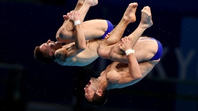 Tokyo 2020 Olympics - Diving - Men's 10m Platform Synchro - Final - Tokyo Aquatics Centre, Tokyo, Japan July 26, 2021. Aleksandar Bondar and Viktor Minibaev of the Russian Olympic Committee in action REUTERS/Marko Djurica (REUTERS)
