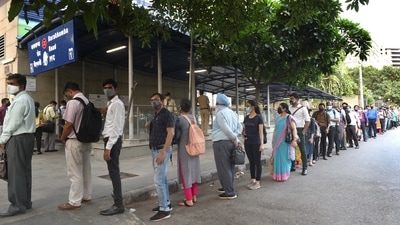 Long queue for Delhi Metro at Barakhambha road metro station on fourth day of unlocked Delhi after lockdown in New Delhi. (Arvind Yadav/HT PHOTO) Long queue for Delhi Metro at Barakhambha road metro station on fourth day of unlocked Delhi after lockdown in New Delhi. (Arvind Yadav/HT PHOTO)