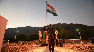 Srinagar, India – July 25: Soldiers light candles at Kargil War Memorial Drass in memory of the soldiers and officers who laid down their lives during the 1999 Kargil War, in Drass, on Sunday, July 25, 2021. (Photo by Waseem Andrabi/Hindustan Times) Srinagar, India – July 25: Soldiers light candles at Kargil War Memorial Drass in memory of the soldiers and officers who laid down their lives during the 1999 Kargil War, in Drass, on Sunday, July 25, 2021. (Photo by Waseem Andrabi/Hindustan Times)