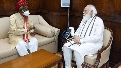 Haryana Governor Bandaru Dattatreya calls on Prime Minister Narendra Modi, in New Delhi on Monday.