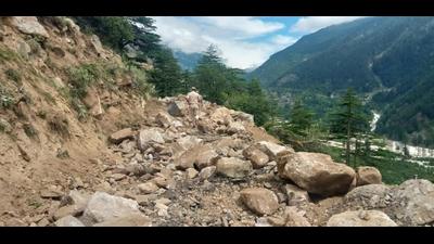 The landslide-hit stretch on the road from Sangla to Chitkul in Kinnaur district of Himachal Pradesh on Sunday. (HT Photo)