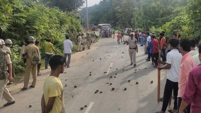Violence broke out at the Assam-Mizoram border shared by Cachar district’s Lailapur and Kolasib district’s Vairengte around 11.30am over allegations of encroachment (HT Photo/Biswa Kalyan Purkayastha) Violence broke out at the Assam-Mizoram border shared by Cachar district’s Lailapur and Kolasib district’s Vairengte around 11.30am over allegations of encroachment (HT Photo/Biswa Kalyan Purkayastha)