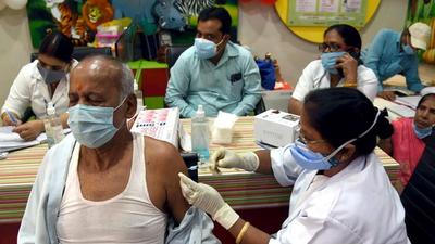 The doorstep vaccination programme in Bihar’s Darbhanga is mired in confusion with several authorities expressing different opinions. (ANI/ Representative Photo) The doorstep vaccination programme in Bihar’s Darbhanga is mired in confusion with several authorities expressing different opinions. (ANI/ Representative Photo)