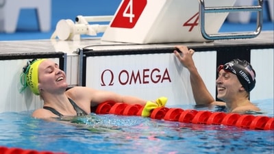 Australia’s Ariarne Titmus (L) and Katie Ledecky (R) of the US (Tokyo 2020 / Twitter)