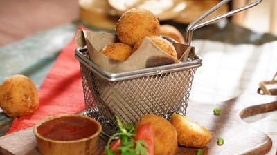 Cheese Balls (Chef Ranveer Brar) Cheese Balls (Chef Ranveer Brar)