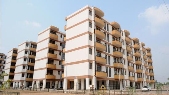 The Estate Office had conducted its last auction in November 2019 when all of the residential properties on offer were sold, even though there were no takers for commercial and industrial plots. The department had generated a revenue close to <span class='webrupee'>₹</span>44 crore from the auction of 11 residential properties with a total reserve price of <span class='webrupee'>₹</span>27 crore. (HT FILE PHOTO)