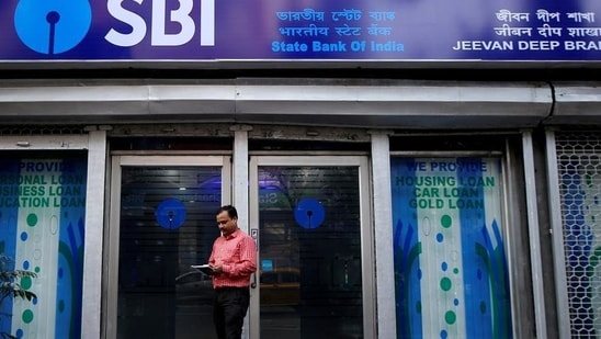 SBI Apprentice Recruitment 2021: Last date today to apply for 6100 posts(REUTERS/ File photo) SBI Apprentice Recruitment 2021: Last date today to apply for 6100 posts(REUTERS/ File photo)