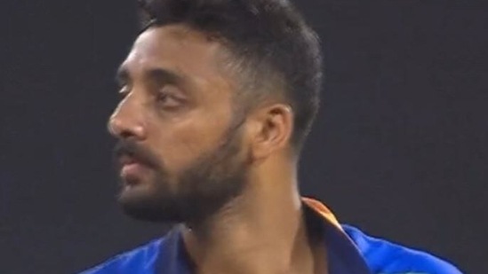 Varun Chakravarthy during his debut T20I against Sri Lanka.(Twitter)
