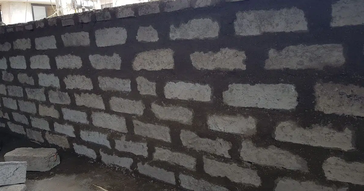 Brick 2.0 é usado na parede do escritório