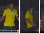 Tokyo 2020: Australia's swimming coach apologises for mask-tearing antics