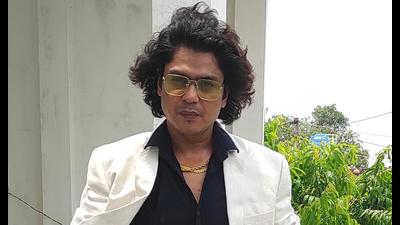 Actor Alok Pandey is currently shooting for an OTT series in Lucknow. (Sourced) Actor Alok Pandey is currently shooting for an OTT series in Lucknow. (Sourced)