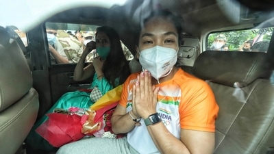 Olympics: Teary homecoming- Mirabai Chanu breaks down on meeting mother. (ANI)