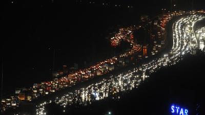 Commuters were stuck on roads due to severe waterlogging, despite only 52mm of rainfall. (HT Archive) Commuters were stuck on roads due to severe waterlogging, despite only 52mm of rainfall. (HT Archive)