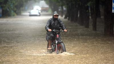Waterlogging on a road near Galleria Market. (Vipin Kumar/HT PHOTO)