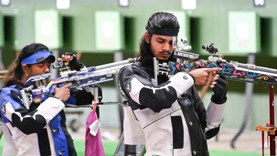 India's Elavenil Valarivan and Divyansh Singh Panwar at Tokyo Olympics 2020 (PTI) India's Elavenil Valarivan and Divyansh Singh Panwar at Tokyo Olympics 2020 (PTI)