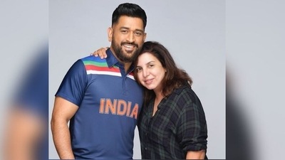 Former India captain MS Dhoni (L) with filmmaker Farah Khan during an ad shoot (Farah Khan / Instagram)