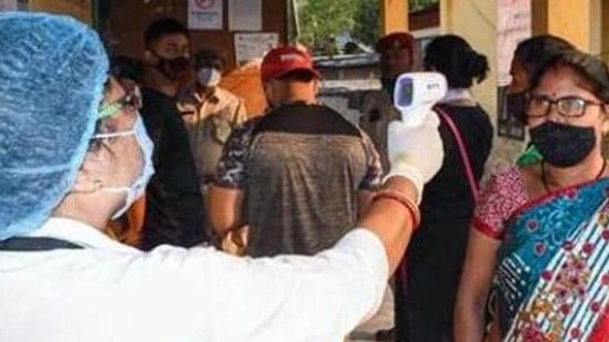 Assam on Monday recorded 1,528 new Covid-19 cases and 26 more deaths(PTI File Photo) Assam on Monday recorded 1,528 new Covid-19 cases and 26 more deaths(PTI File Photo)