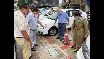 During an inspection, mayor Balkar Sandhu, municipal corporation (MC) commissioner Pardeep Sabharwal and councillor Mamta Ashu pointed out that the interlocking tiles were not level, and there were depressions in the interlocking at a few places, which was causing the upcoming smart road to become waterlogged (Representative Image/HT Photo) During an inspection, mayor Balkar Sandhu, municipal corporation (MC) commissioner Pardeep Sabharwal and councillor Mamta Ashu pointed out that the interlocking tiles were not level, and there were depressions in the interlocking at a few places, which was causing the upcoming smart road to become waterlogged (Representative Image/HT Photo)