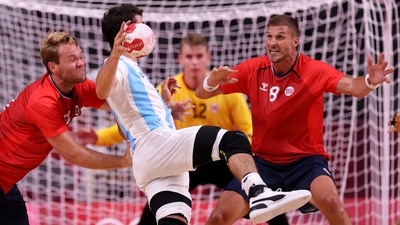 Tokyo 2020 Olympics - Handball - Men - Group A - Norway v Argentina - Yoyogi National Stadium - Tokyo, Japan - July 28, 2021. Diego Simonet of Argentina in action REUTERS/Gonzalo Fuentes (REUTERS)