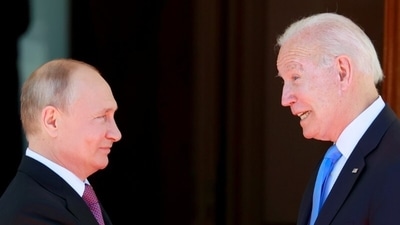 Russian president Vladimir Putin (L) with US president Joe Biden (R) (File Photo / REUTERS)