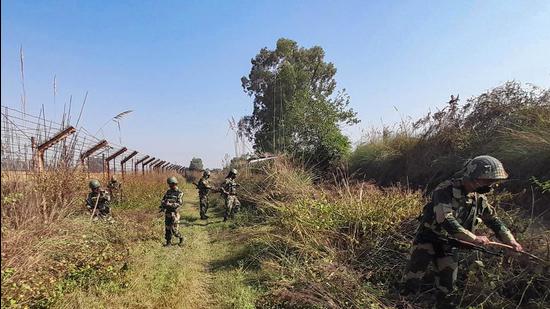 BSF personnel carry out an anti-tunnelling operation along the international Border in Arnia sector of Jammu district on Nov 5, 2020. (File photo)
