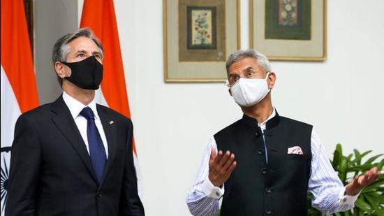 India’s minister of external affairs S Jaishankar welcomes US secretary of state Antony Blinken (left) at Hyderabad House in New Delhi, on Wednesday. (REUTERS) India’s minister of external affairs S Jaishankar welcomes US secretary of state Antony Blinken (left) at Hyderabad House in New Delhi, on Wednesday. (REUTERS)