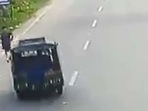 A screengrab from the CCTV footage (@Join_AmitSingh)