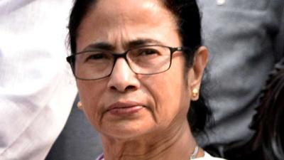 West Bengal CM Mamata Banerjee has given a jolt to the Centre by setting up a judicial commission for probe into the Pegasus row, said an editorial in party mouthpiece Saamana. (HT File)