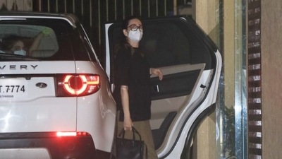 Karisma Kapoor stepping out of her car. Karisma Kapoor stepping out of her car.