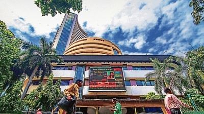 Sensex closes 200 points higher at 52,653; Nifty ends session at 15,778 (MINT_PRINT) Sensex closes 200 points higher at 52,653; Nifty ends session at 15,778 (MINT_PRINT)