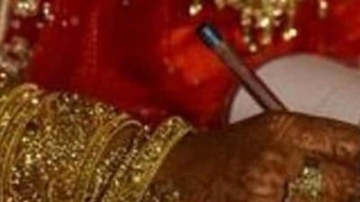 Karni Sena activists prevent ‘interfaith marriage’ in Ballia, take couple to cops Karni Sena activists prevent ‘interfaith marriage’ in Ballia, take couple to cops