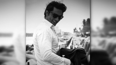 Randeep Hooda: Heart-throb Randeep Hooda, was a model and was seen in several TV and print commercials before entering Bollywood and wooing moviegoers with his incredible acting skills. (Instagram/@randeephooda)