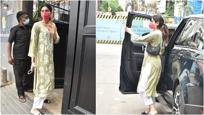 Tied her hair in a ponytail, Khushi opted for the no-makeup look. (HT Photo)