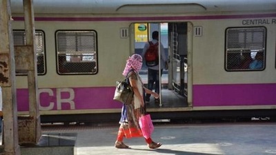 The local trains in Mumbai currently allow only essential service employees as per Maharashtra government order. (Praful Gangurde/HT Photo) The local trains in Mumbai currently allow only essential service employees as per Maharashtra government order. (Praful Gangurde/HT Photo)