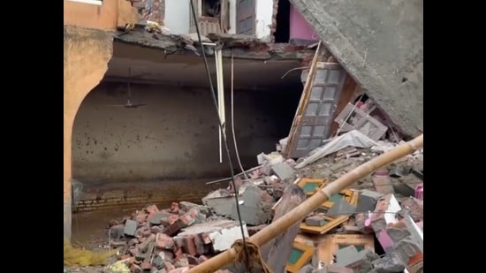 The victims were taken to a local hospital and their condition is stable. (HT Photo) The victims were taken to a local hospital and their condition is stable. (HT Photo)