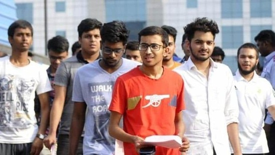JEE Main 2021 Session 3 and Session 1 re-exam admit card released at https://jeemain.nta.nic.in/ (HT)