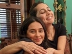 Shibani Dandekar has two sisters - Anusha and Apeksha, Shibani Dandekar has two sisters - Anusha and Apeksha,